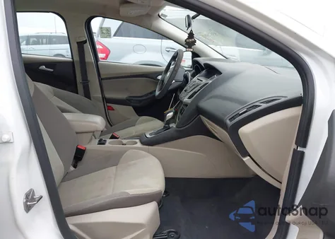 2013 Ford Focus Se z USA, uszkodzony, nr VIN 1FADP3F2XDL358935